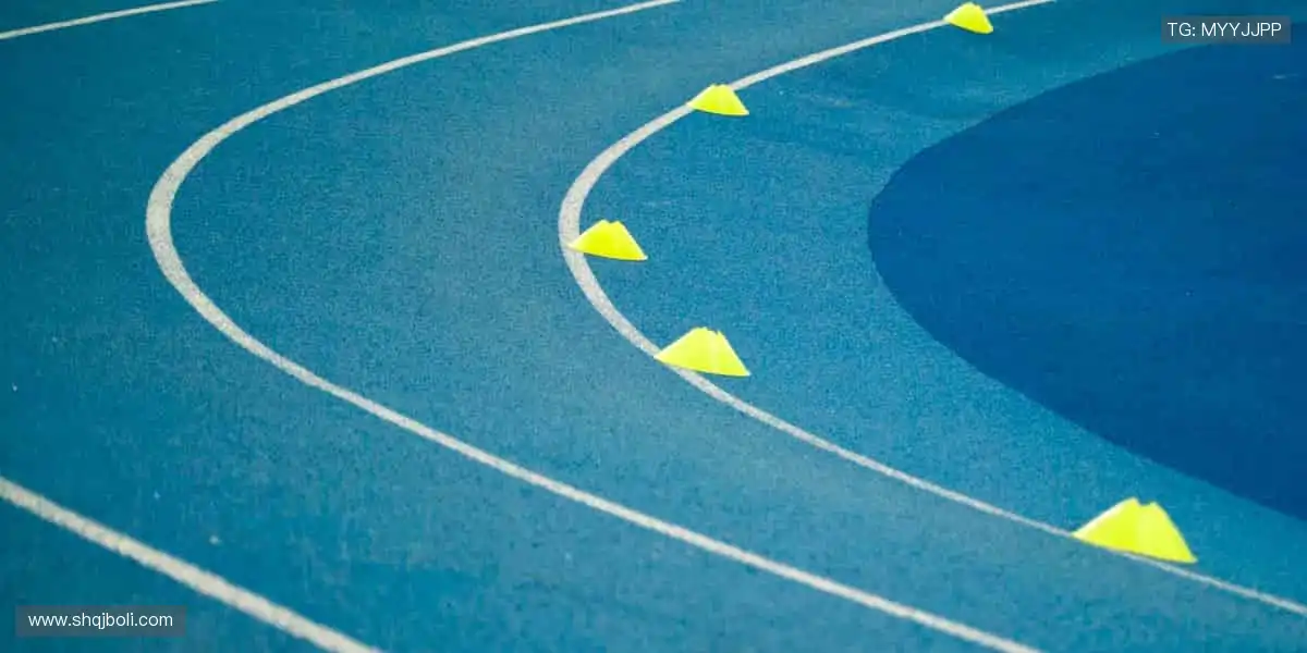 周边好物，粉丝专属！👕🎁 从球衣到纪念章，把热爱穿在身上！